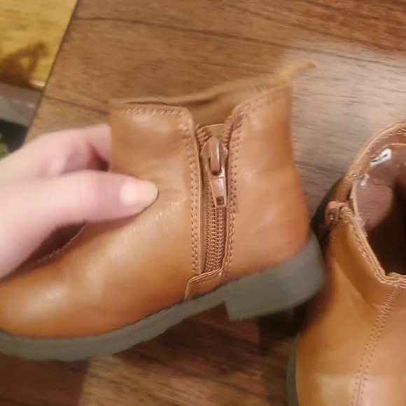 Kids Brown Boots with Heart Detail - Picture 9 of 10